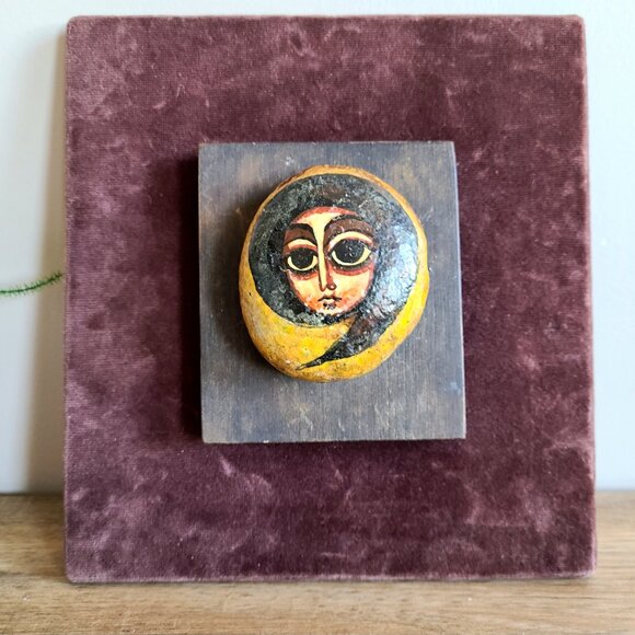 Handmade painting on rock. Face painting. 3D art. - Picture 2 of 5